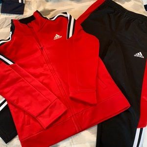 Boys size 6 Adidas tracksuit. Long sleeve zip up & pants
